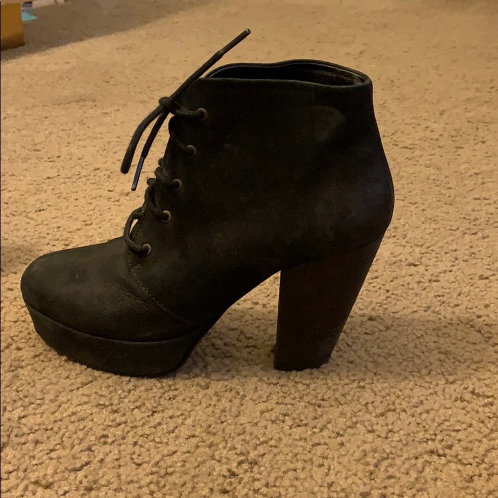 Steve Madden black Raspy boots